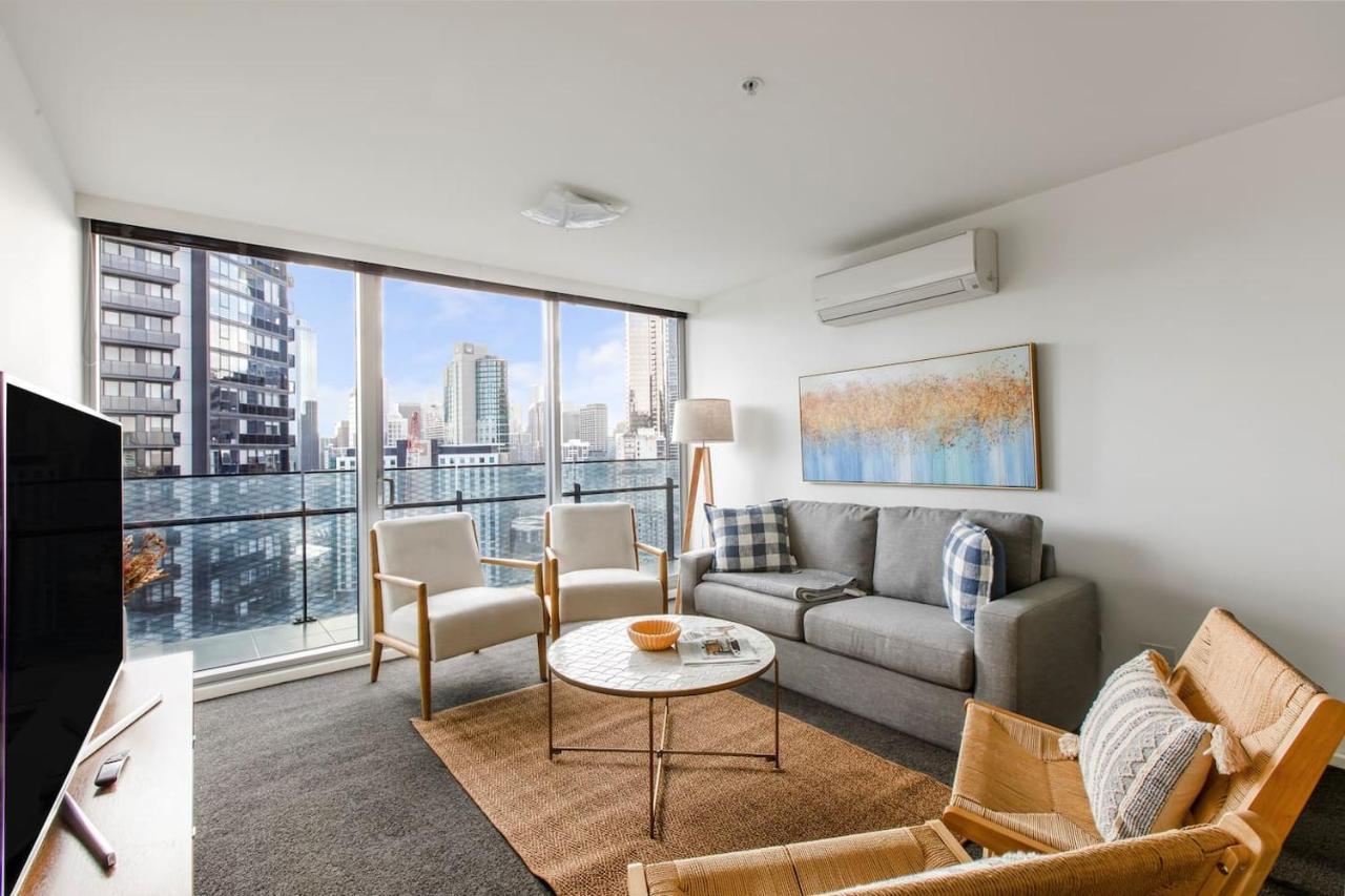 Apartment Elevated Elegance - Your Stylish Urban Sanctuary