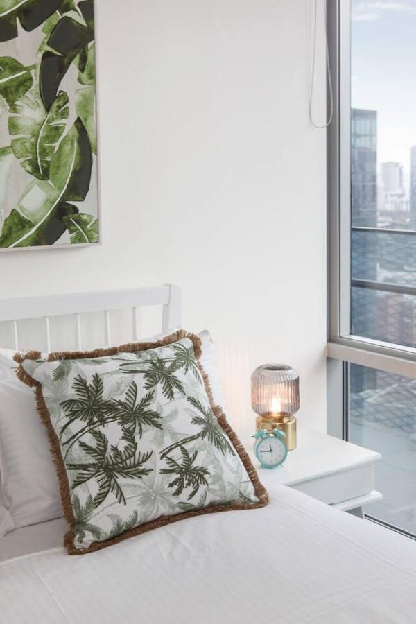 Elevated Elegance - Your Stylish Urban Sanctuary Apartment *