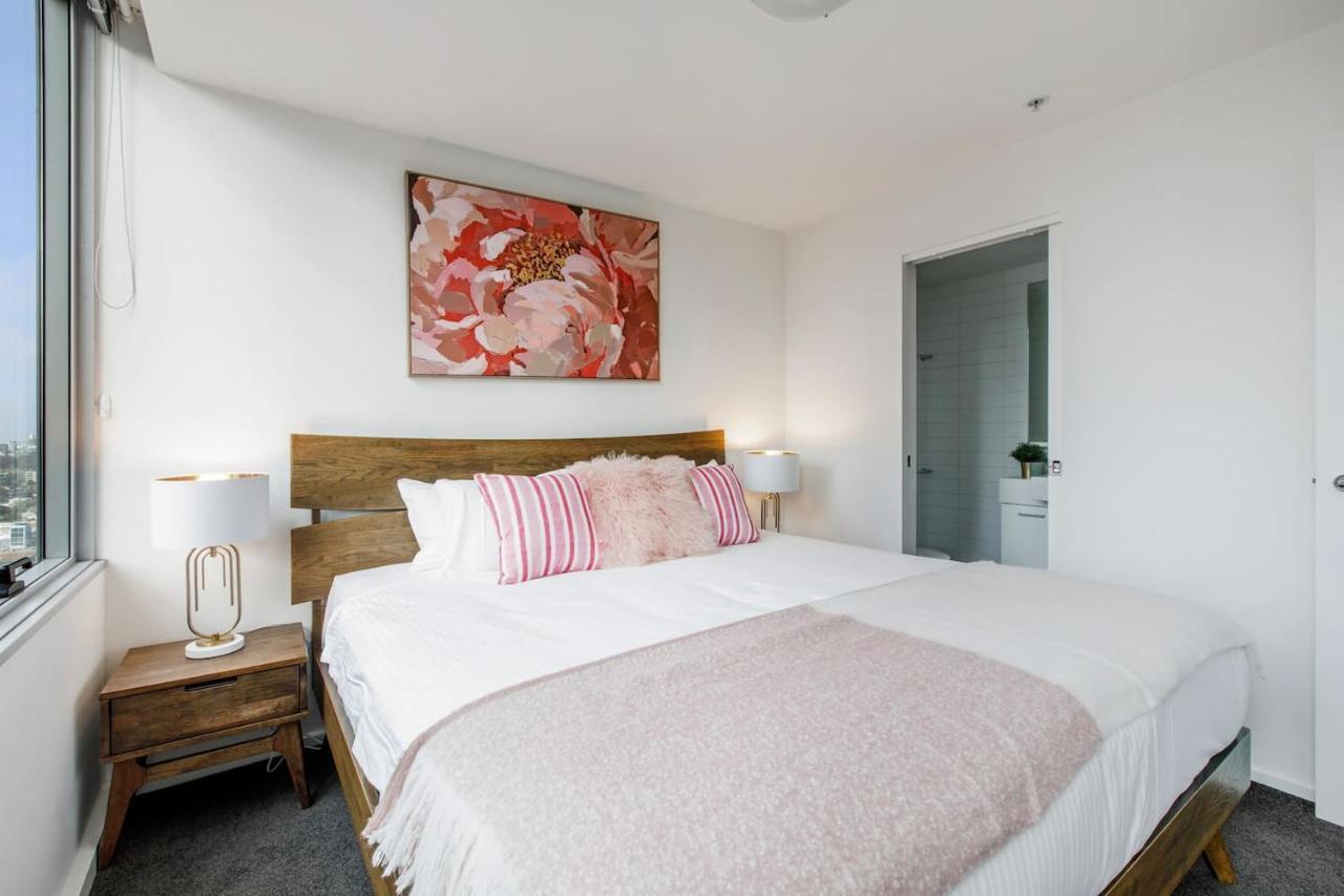 Elevated Elegance - Your Stylish Urban Sanctuary