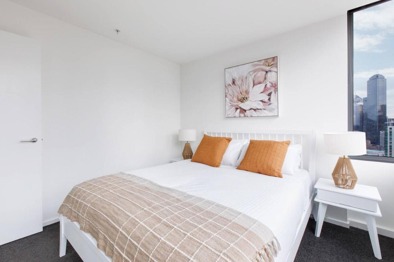 Apartment Elevated Elegance - Your Stylish Urban Sanctuary