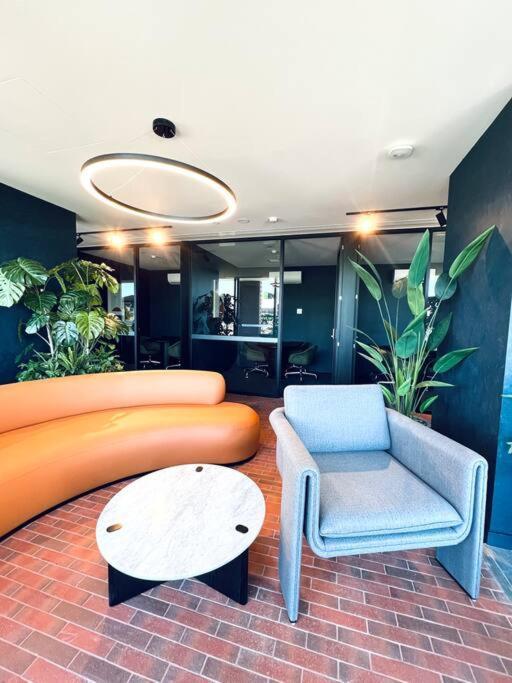 Anthem Stylish 1br - With Top Amenities And Easy Airport Access *