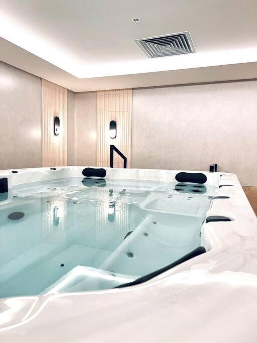 Anthem Stylish 1br - With Top Amenities And Easy Airport Access Apartment Melbourne
