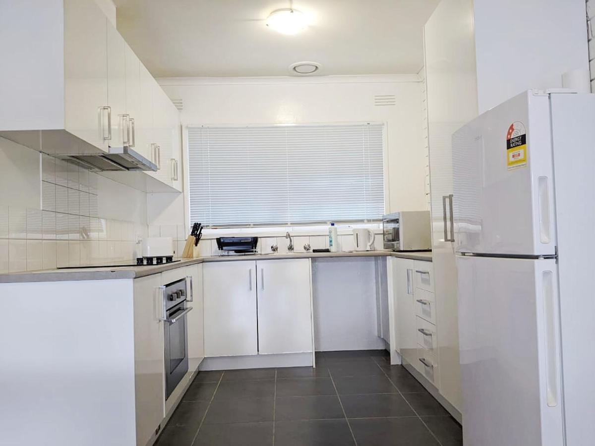 Promo!!! 2-bedroom Near Airport, Train Station! *