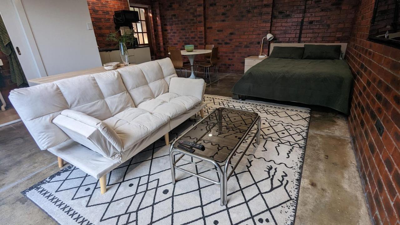 Chic One-bedroom Studio In The Heart Of Elsternwick Melbourne