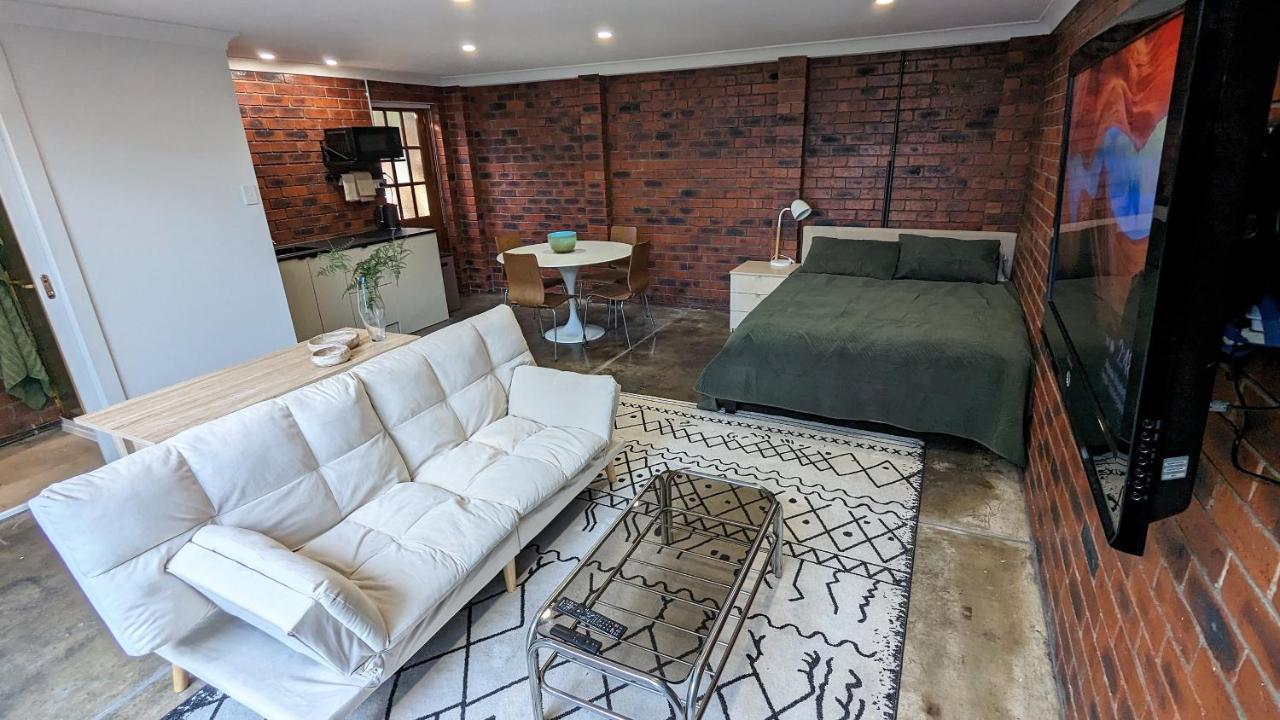 Chic One-bedroom Studio In The Heart Of Elsternwick * Melbourne
