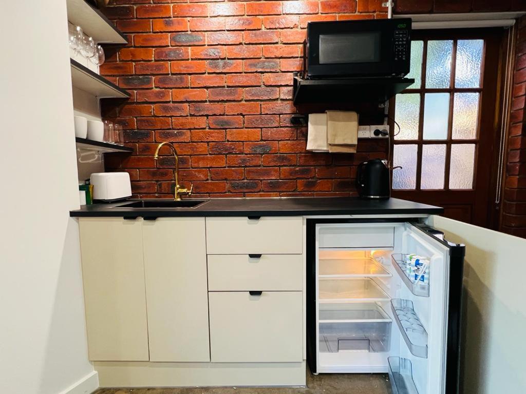 Chic One-bedroom Studio In The Heart Of Elsternwick