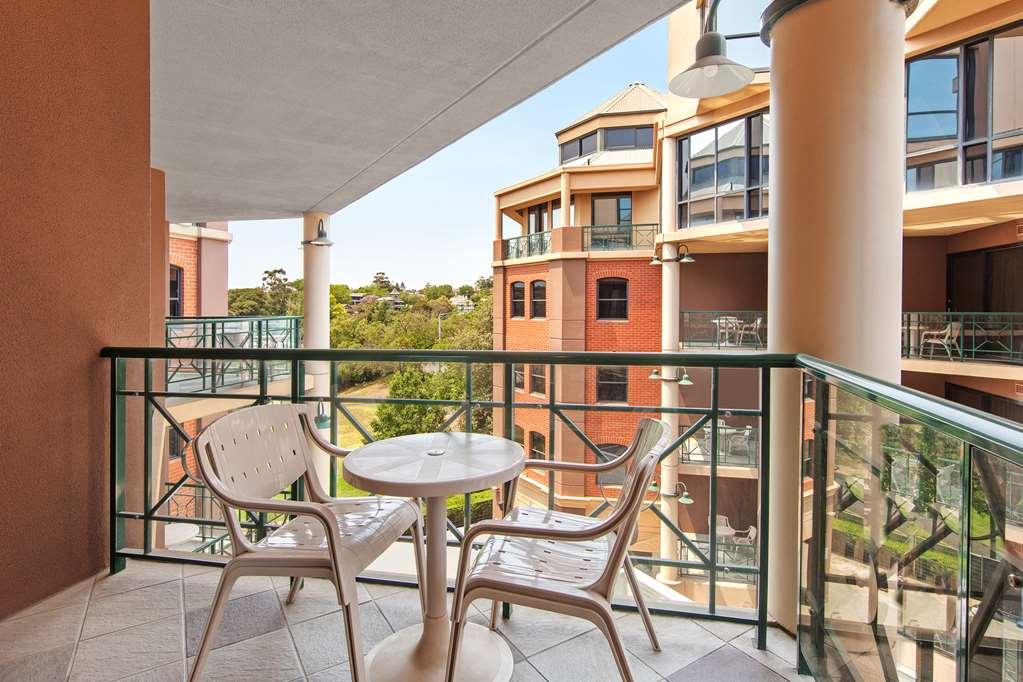 Amora Riverwalk 4*