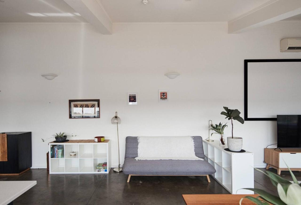 Johnston Creative - A 1950s Warehouse Conversion Apartment *
