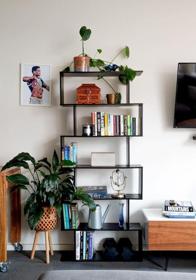Collingwood Cool Bordering Vibrant Richmond Melbourne