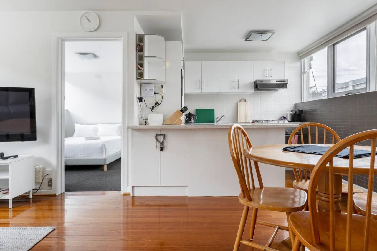 Apartment Bright And Modern Space With A Balcony And Parking