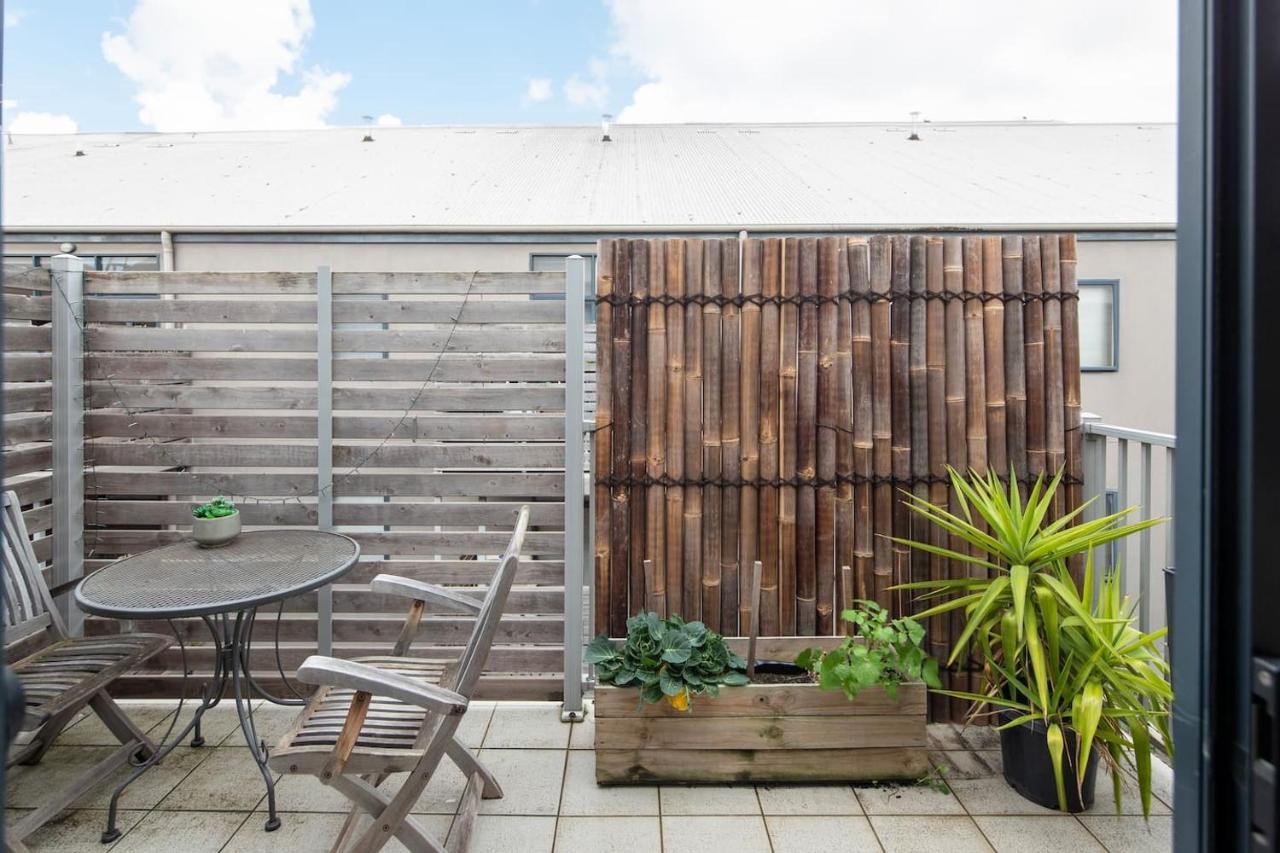 Apartment Collingwood Cool Bordering Vibrant Richmond