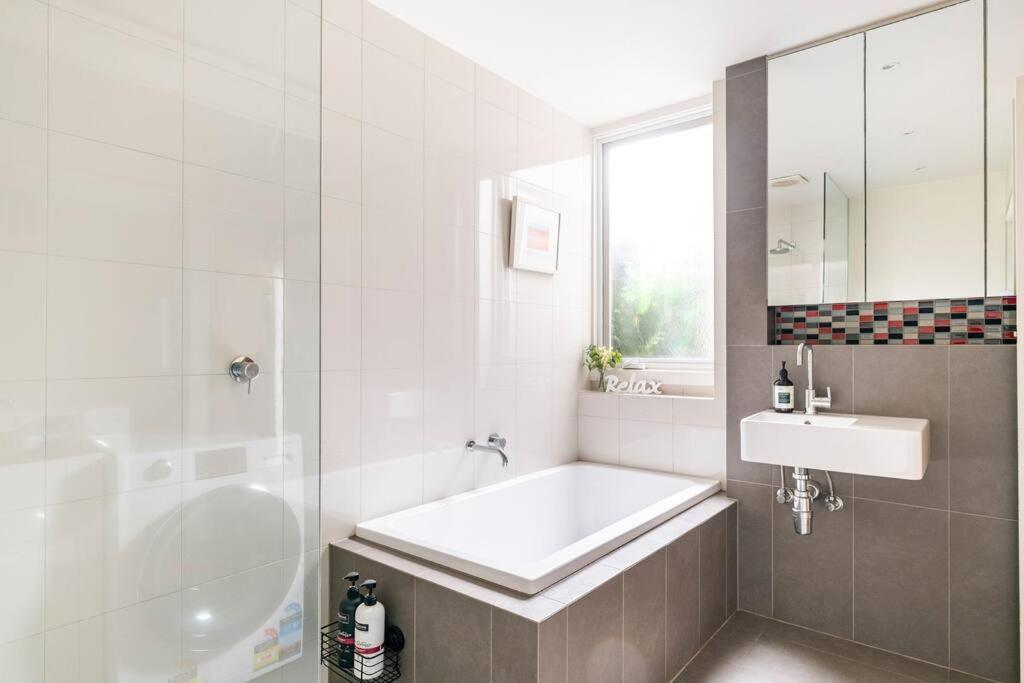 Villa Modern House - 5 Mins To The City, & Free Car Park
