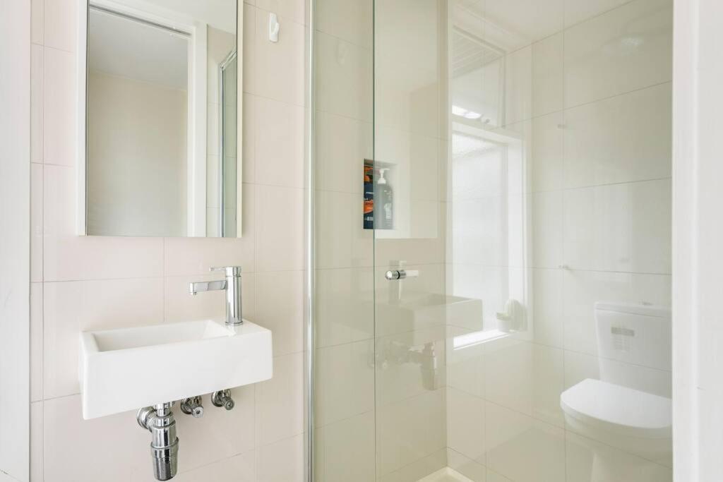 Modern House - 5 Mins To The City, & Free Car Park Melbourne