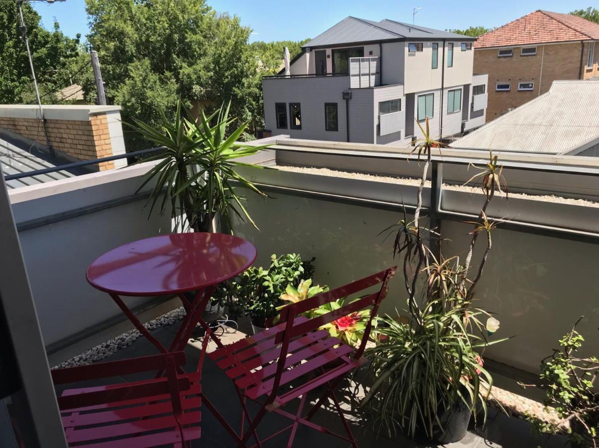 Radiance - Chic Fitzroy Street Apartment