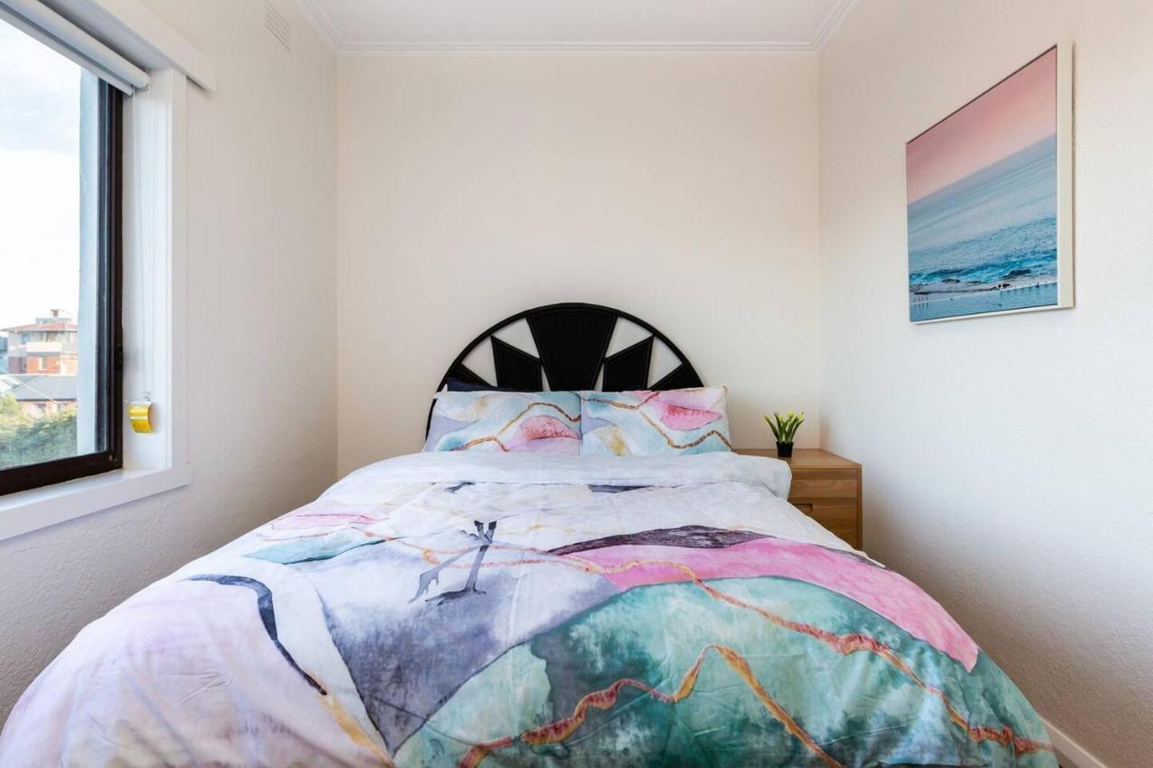 'the Lighthouse' Character-filled Abode Near