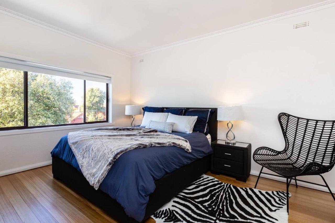 'the Lighthouse' Character-filled Abode Near Melbourne