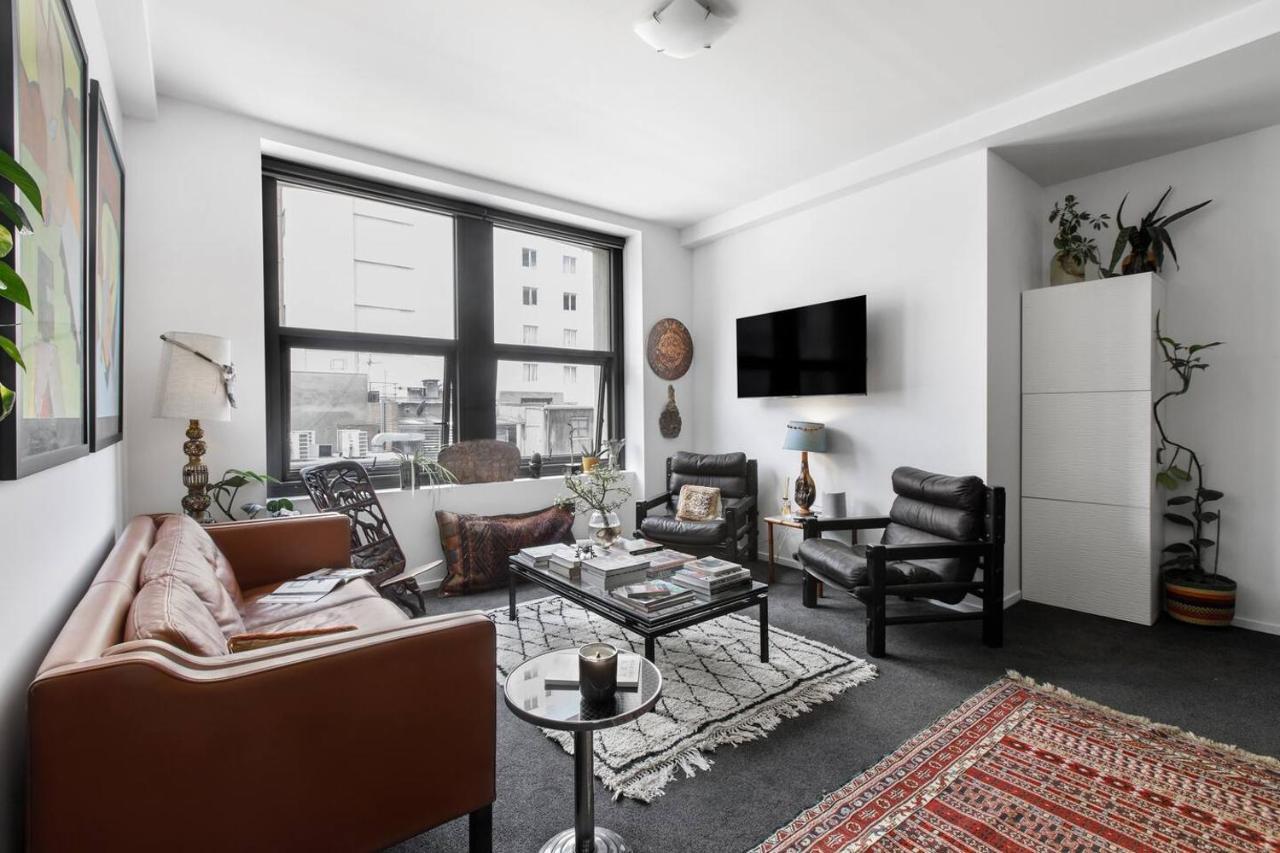 'eclectic On Degraves St' A High-end Heritage Abode Apartment
