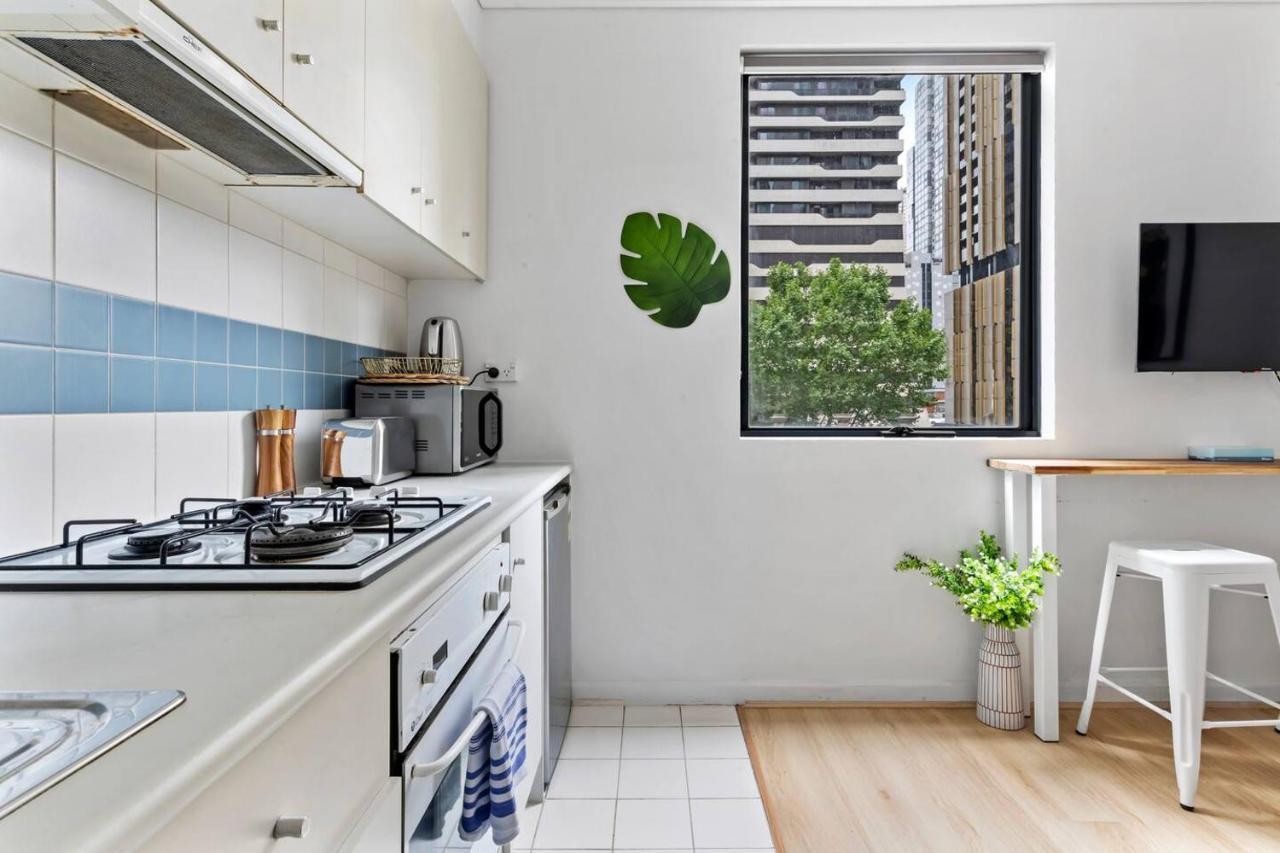 Easy-peasy Cbd Living With Parking Near Rmit *