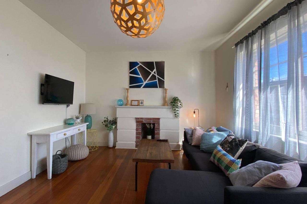 Bright & Sunny 2-bed Unit In The Heart Of St Kilda Apartment Melbourne
