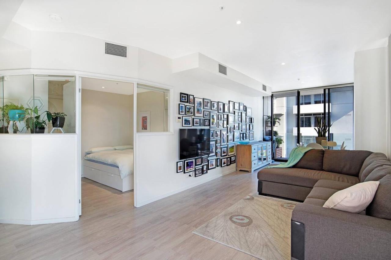 Apartment The Looking Glass - Sub-penthouse Style In The Cbd Melbourne