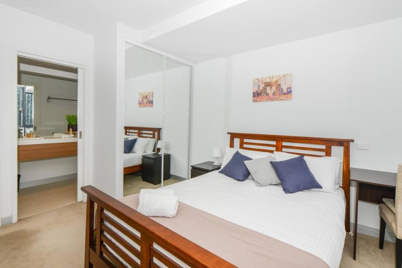 Backpackers' Delight With Sprawling Views * Melbourne