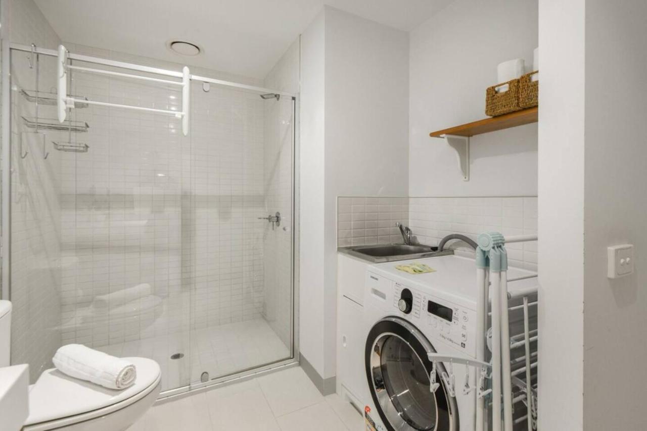 Backpackers' Delight With Sprawling Views Apartment