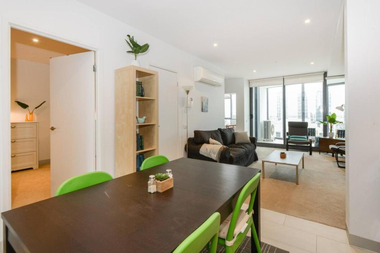 Backpackers' Delight With Sprawling Views Apartment