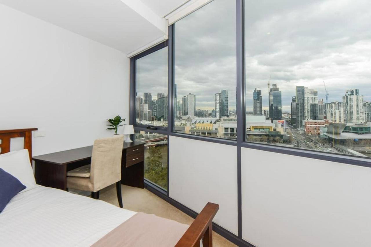 Backpackers' Delight With Sprawling Views * Melbourne