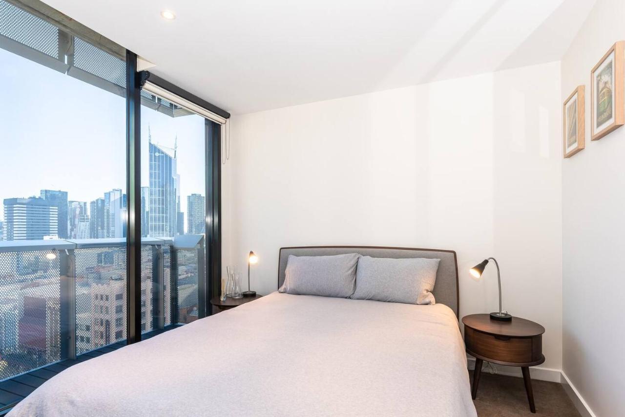 Elevated Elegance In The City's Chic Paris End Apartment *