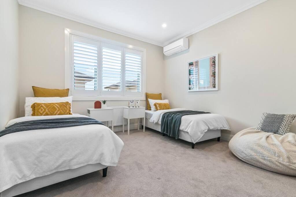 Spacious Luxury Hampton - Park Front Villa *
