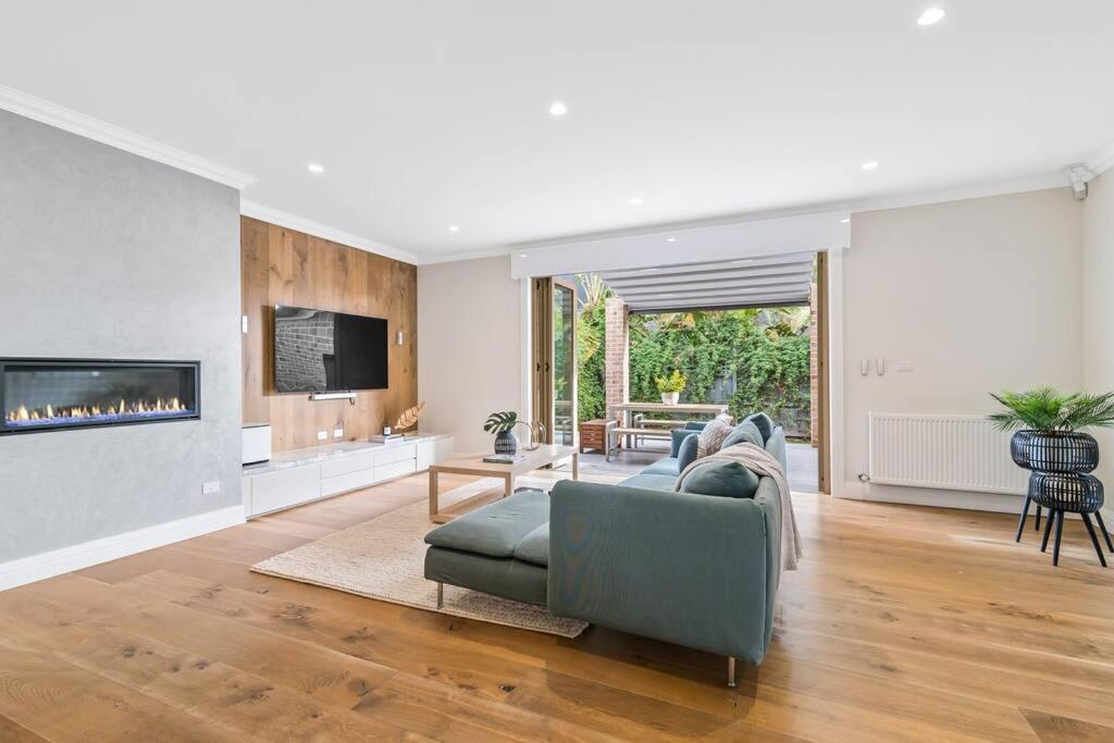 Spacious Luxury Hampton - Park Front *
