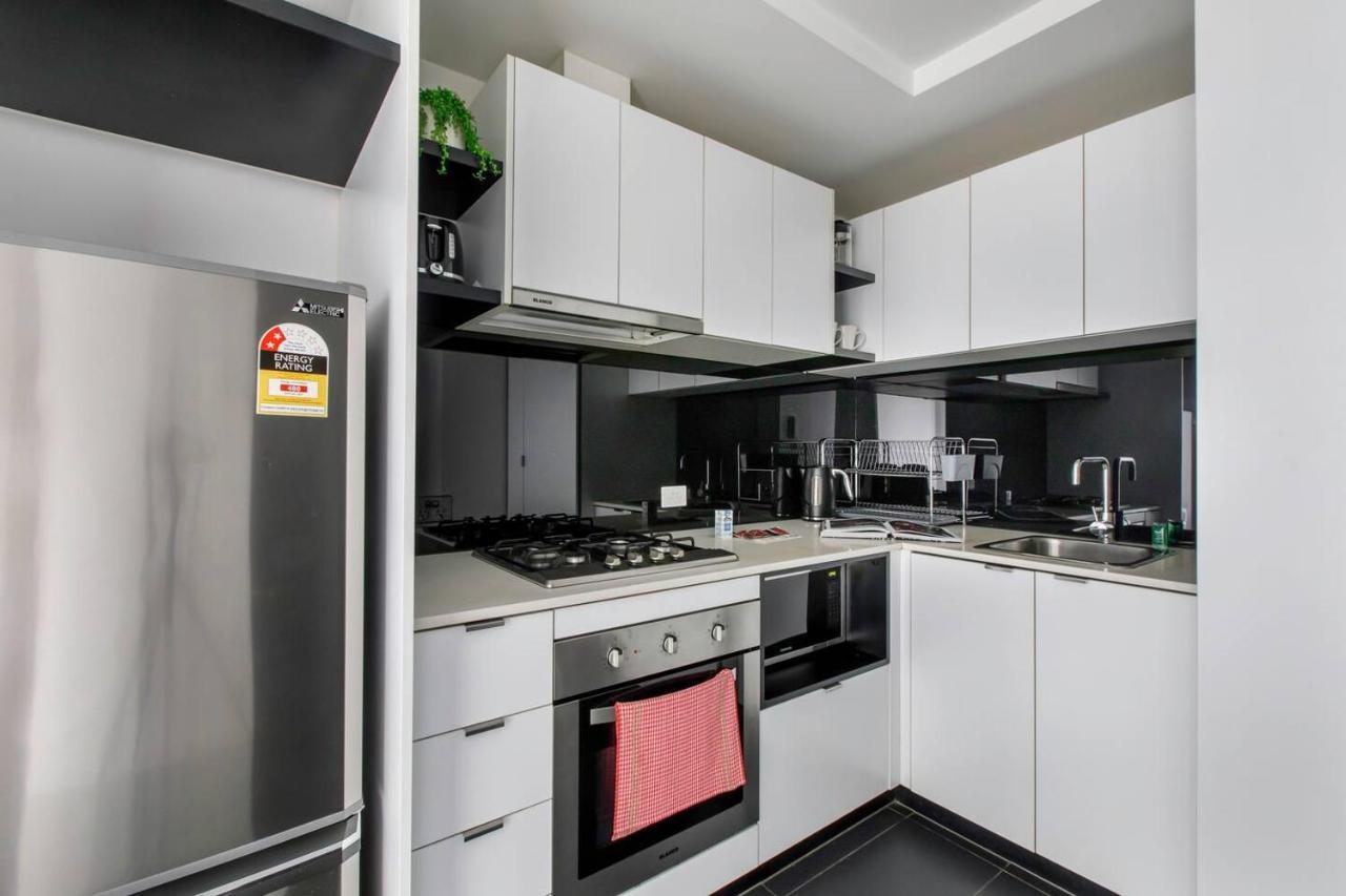 Apartment Aura Off Flinders Lane - A Centre Balcony Abode