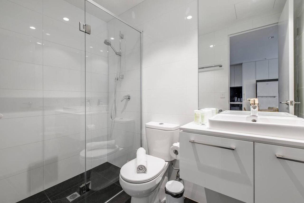 Kavanagh Cool - A Resort-style Pad * Melbourne