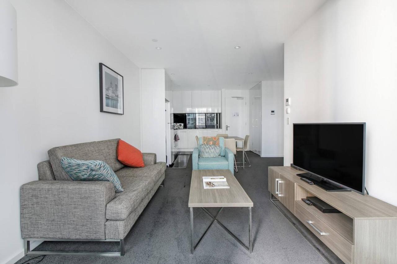 Kavanagh Cool - A Resort-style Pad Melbourne