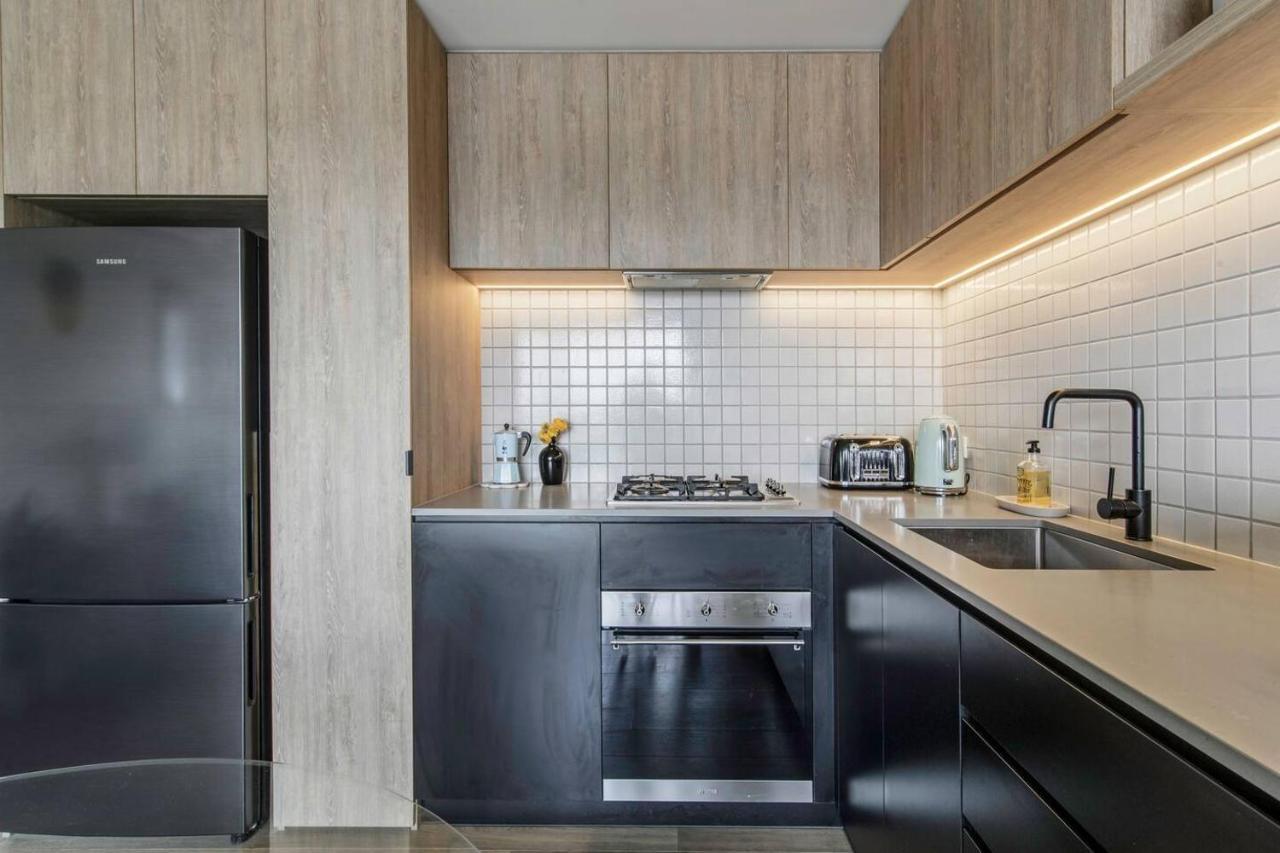 Apartment The Urban Sanctuary - Enviable Lifestyle On Lygon