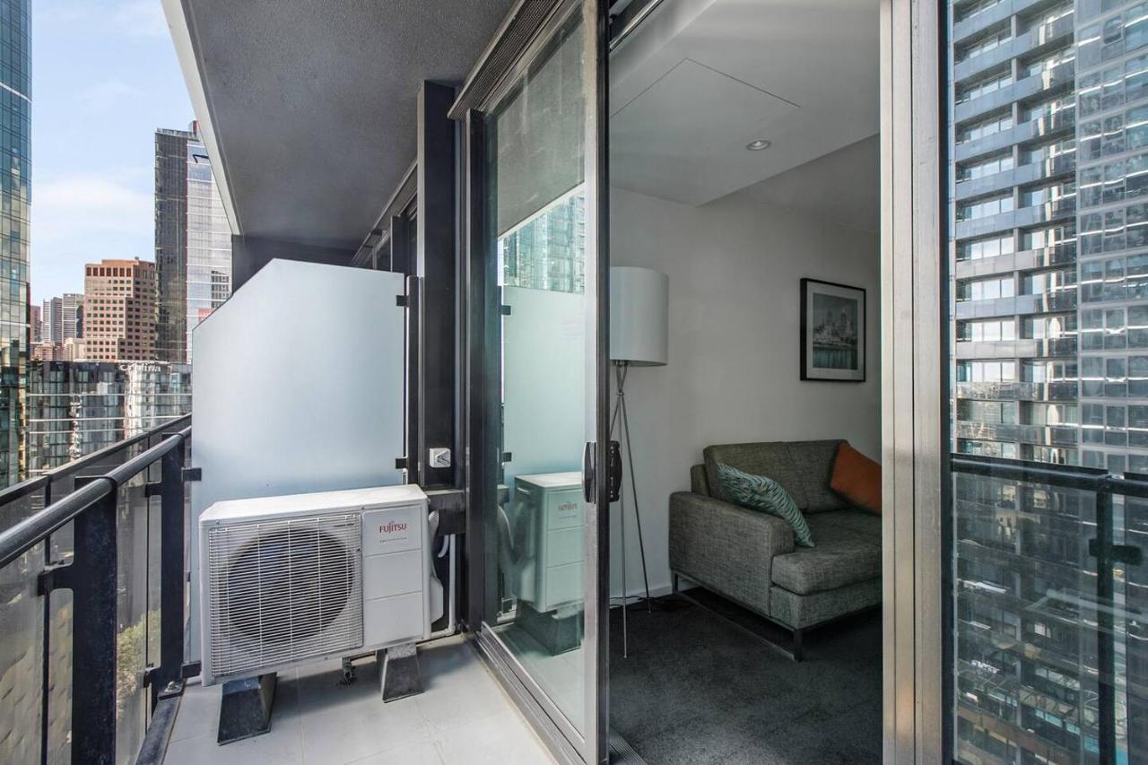Kavanagh Cool - A Resort-style Pad * Melbourne