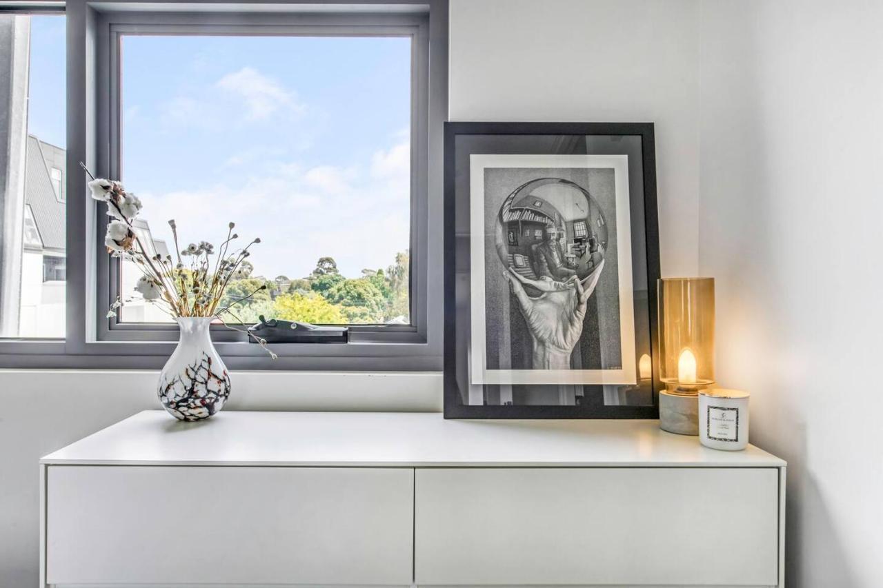 The Urban Sanctuary - Enviable Lifestyle On Lygon Apartment *