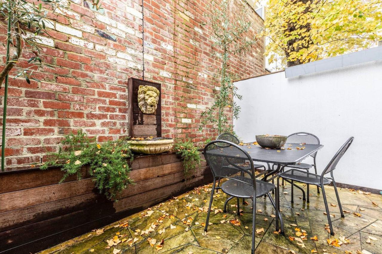 'the Courtyard Chateau' Fresh And Modern Off Toorak Rd Apartment Melbourne