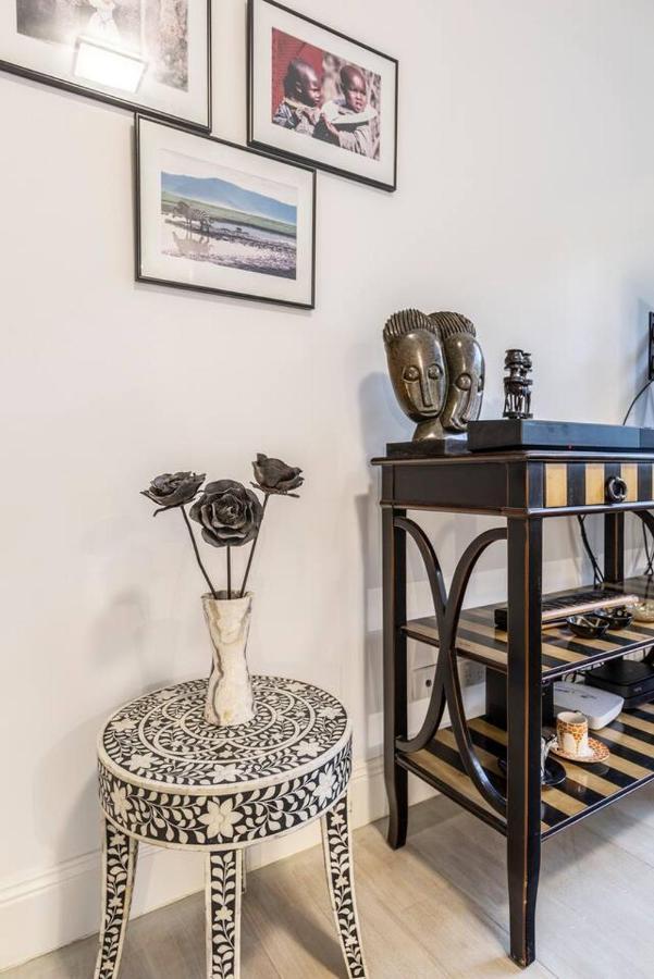 Apartment 'the Courtyard Chateau' Fresh And Modern Off Toorak Rd