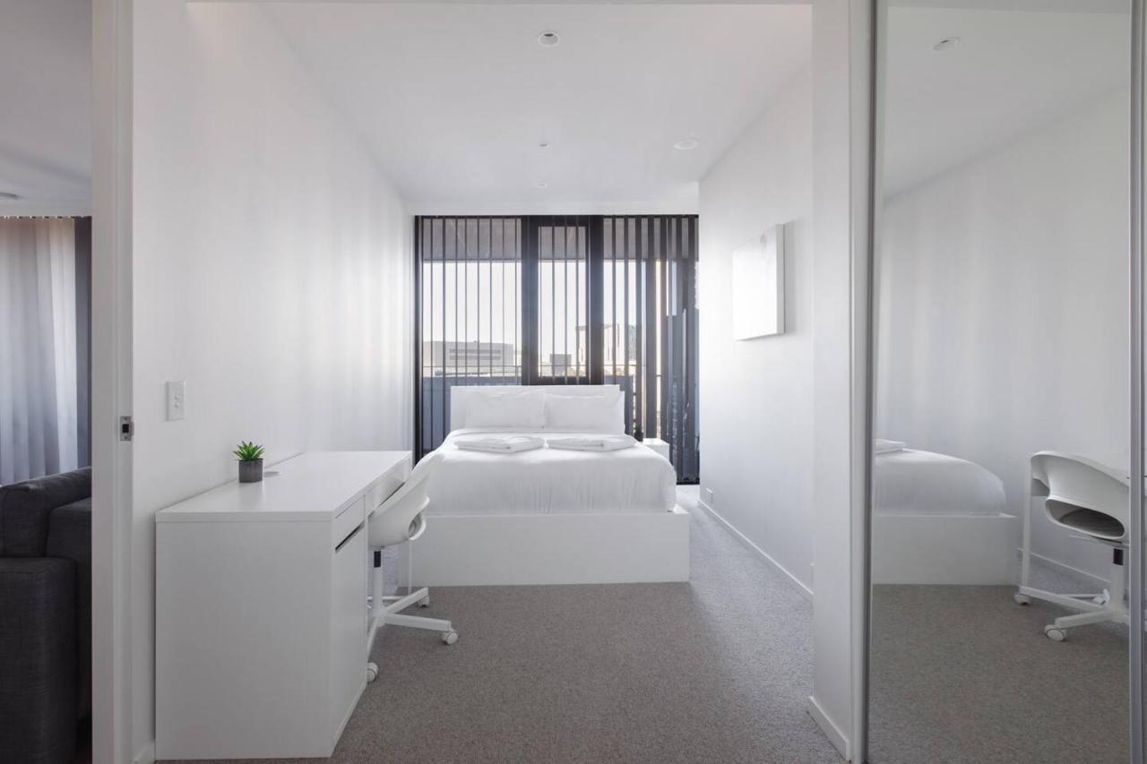 Southbank Palms - Balcony Pad Apartment Melbourne