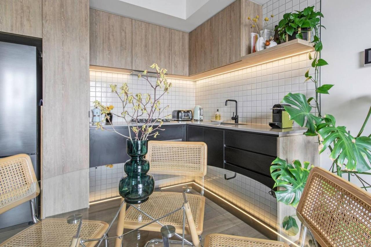 Apartment The Urban Sanctuary - Enviable Lifestyle On Lygon