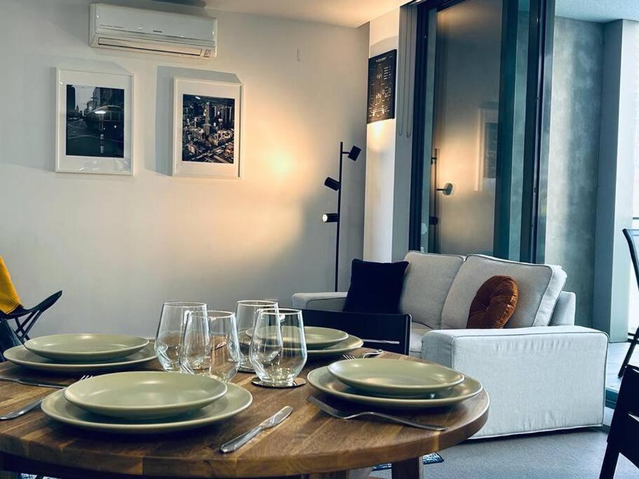 Cbd - Amenities! Apartment Melbourne