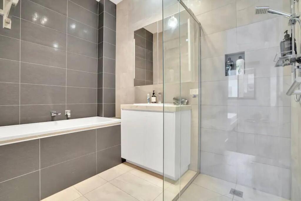 Spacious Townhouse Melbourne