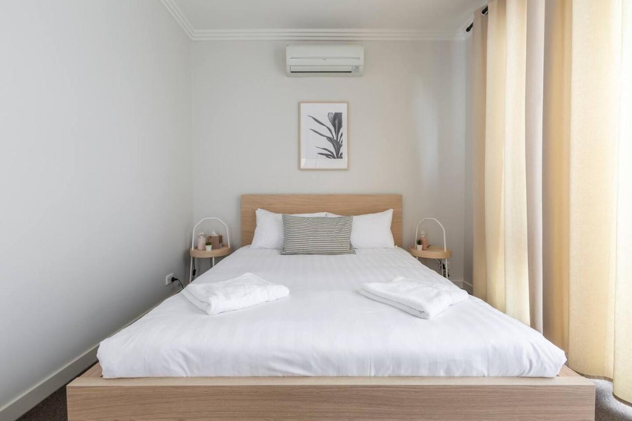 Primrose - Chic Mid-century Style In Brunswick Holiday home