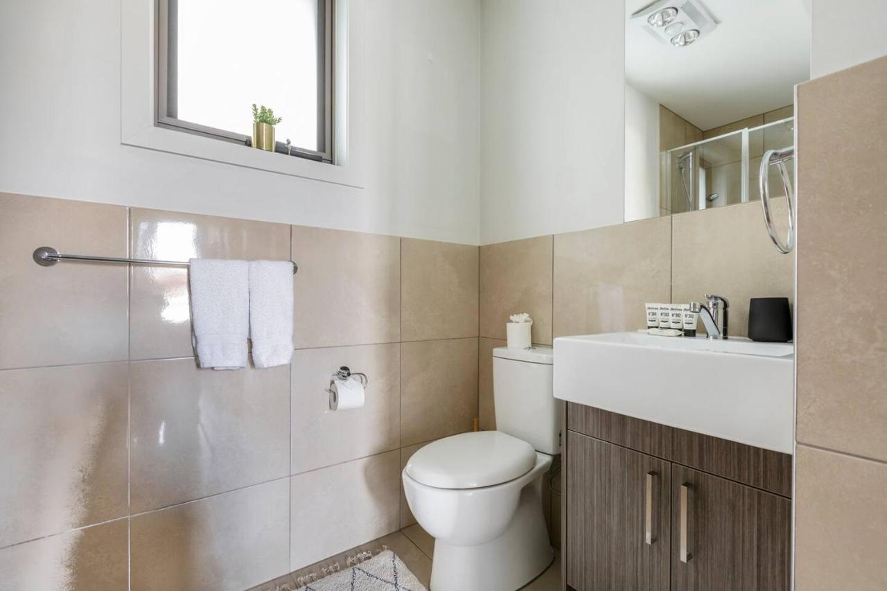 Primrose - Chic Mid-century Style In Brunswick Holiday home *