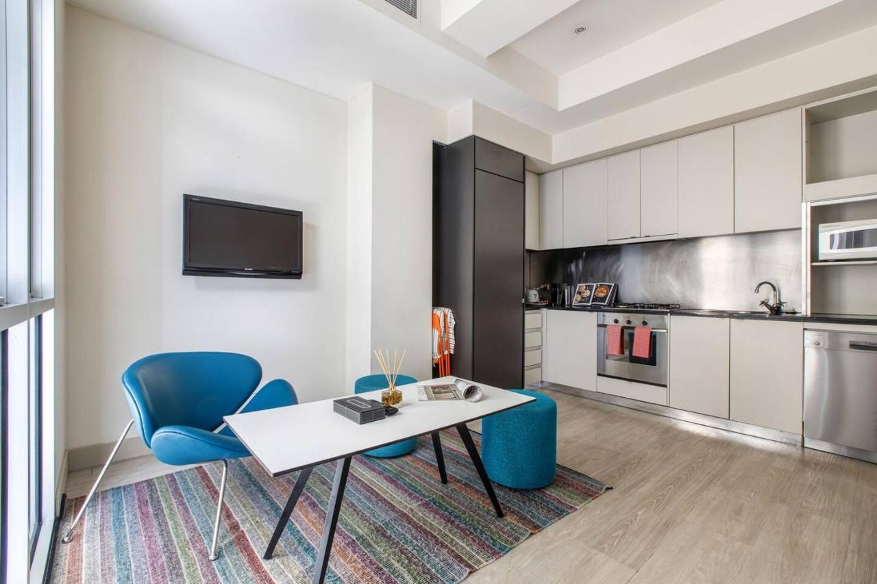 Apartment Collins Street Blues - In The Heart Of It *