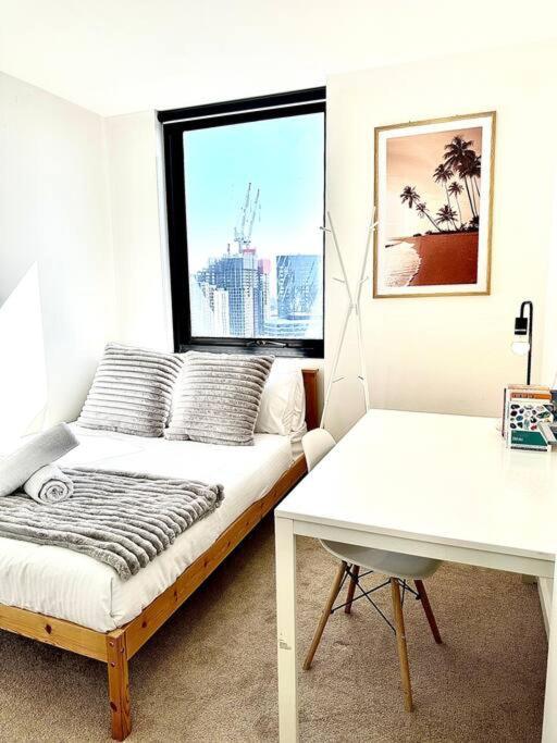 Apartment Magic On Spencer: Stylish Living Melbourne