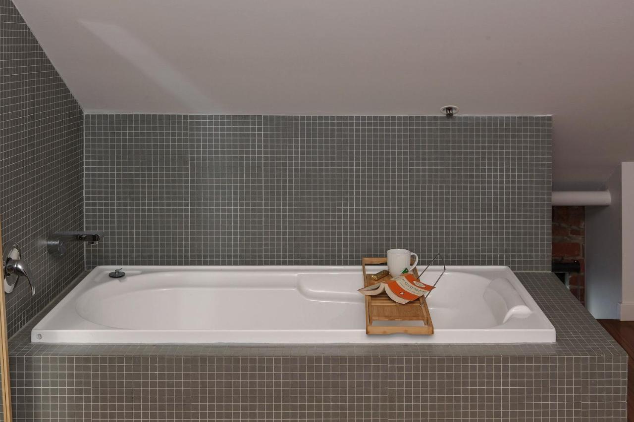 Warburton's Loft Apartment