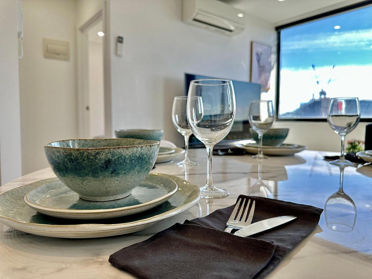 Magic On Spencer: Stylish Living Apartment Melbourne