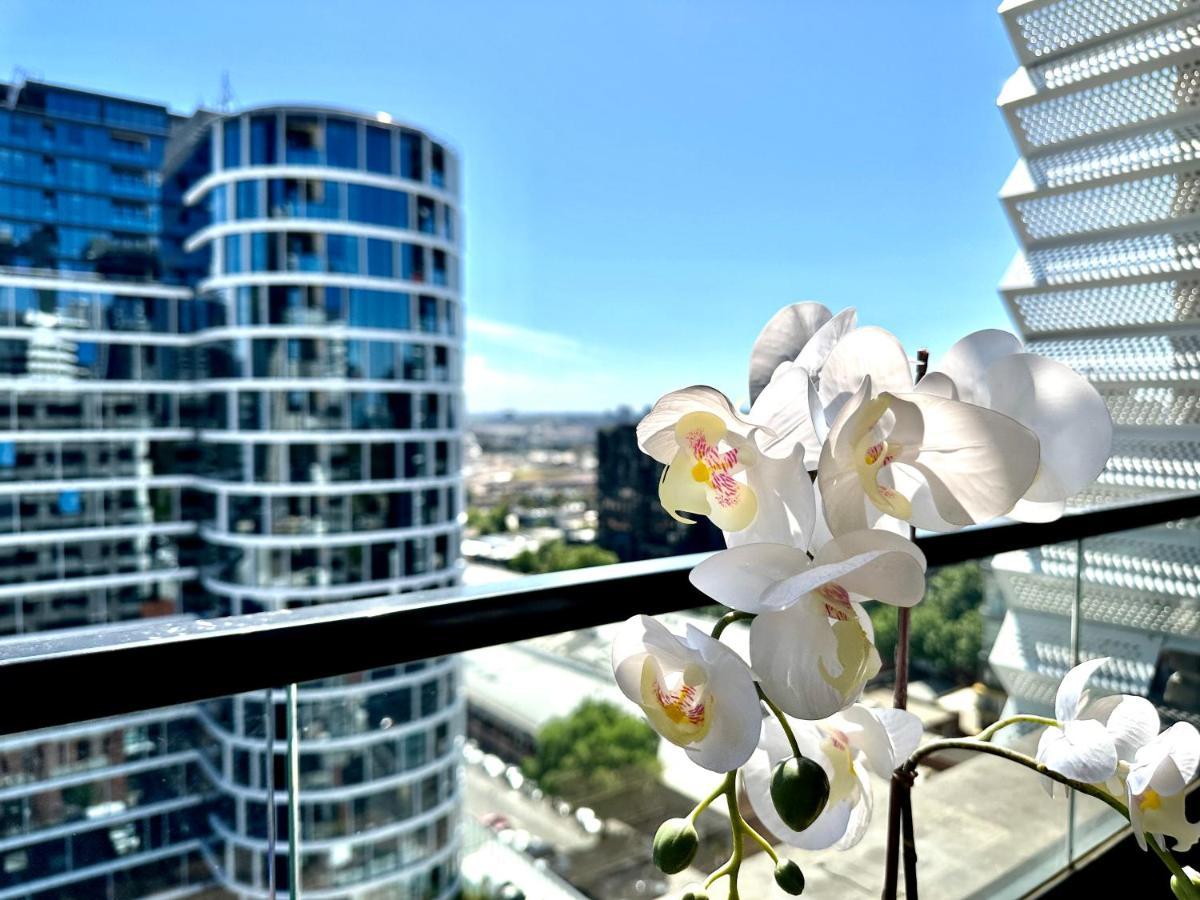 Magic On Spencer: Stylish Living Apartment